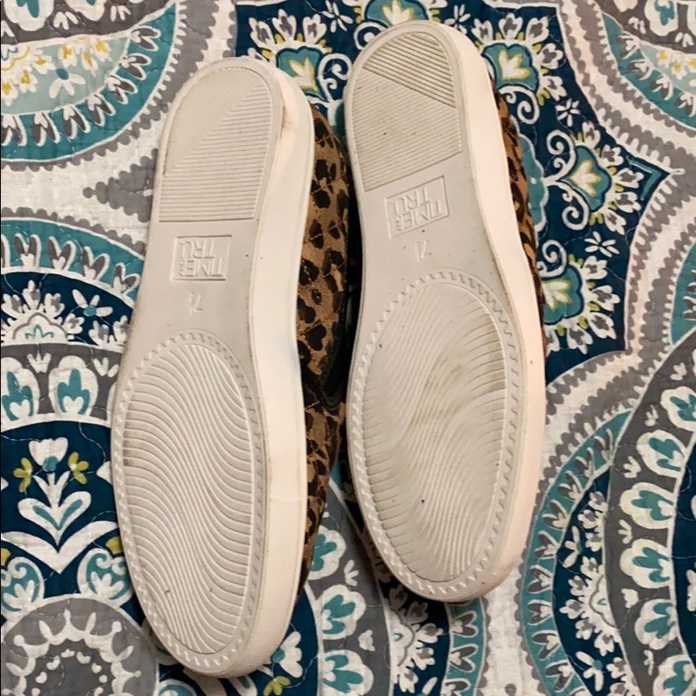 Shoes - Picture 2 of 4